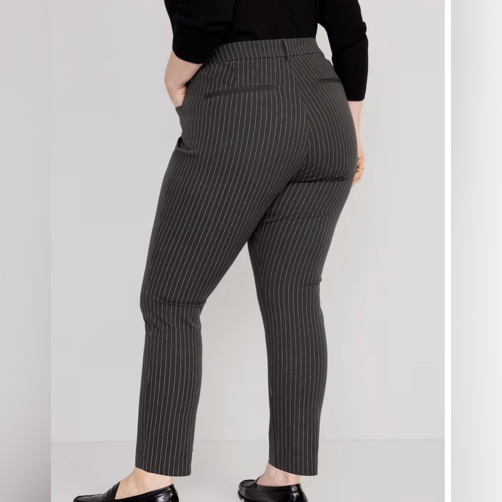 Old Navy Plus High-Waisted Pixie Skinny Ankle Pants, Pinstripe, Size 28R, NWT - Picture 2 of 7